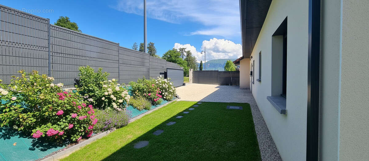 Maison à BOUVESSE-QUIRIEU