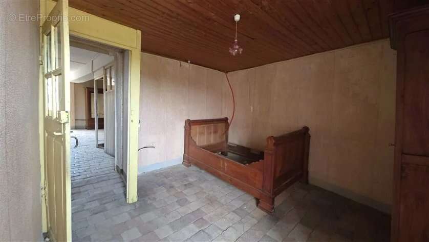 Appartement à MAGNAC-LAVAL