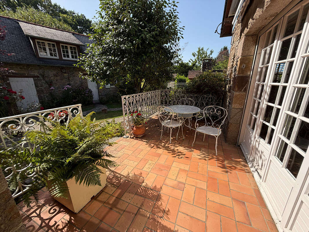 Maison à BAGUER-MORVAN