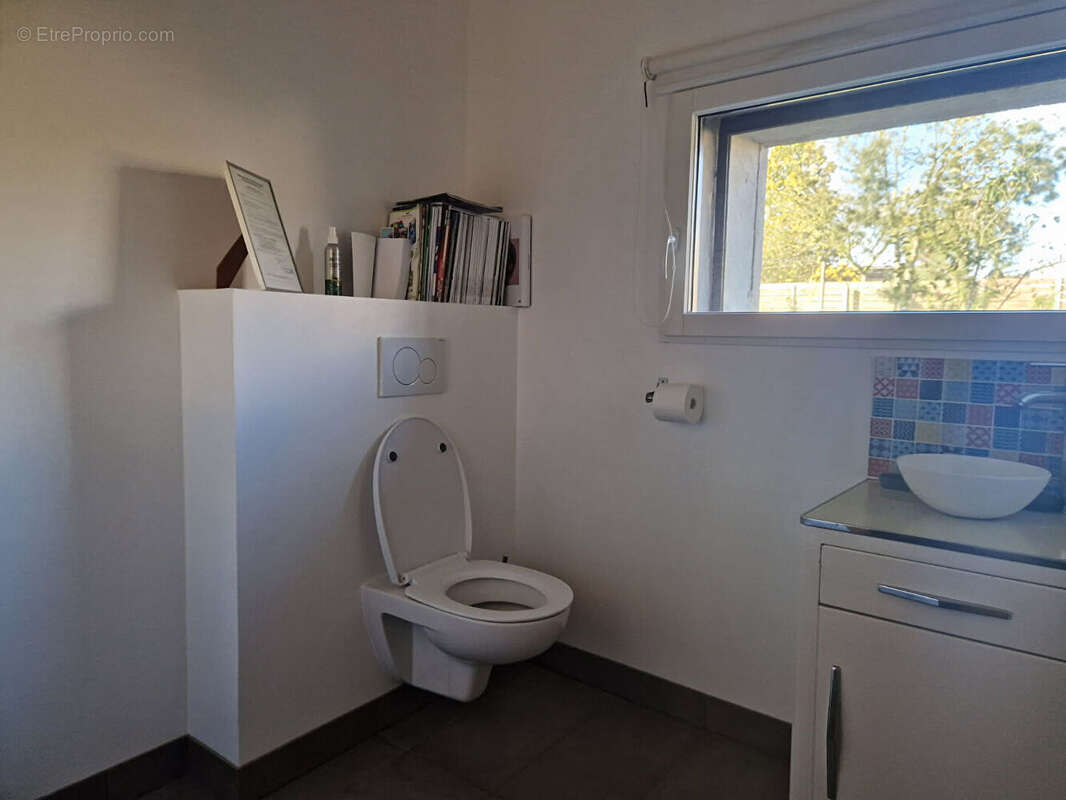 Maison à SAINT-ETIENNE-DE-MER-MORTE