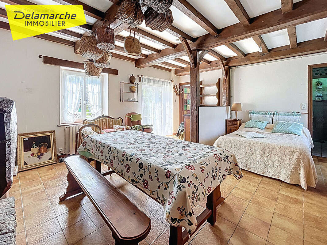 A vendre maison à La Rochelle Normande avec dépendances et 1 hectare - photo 11