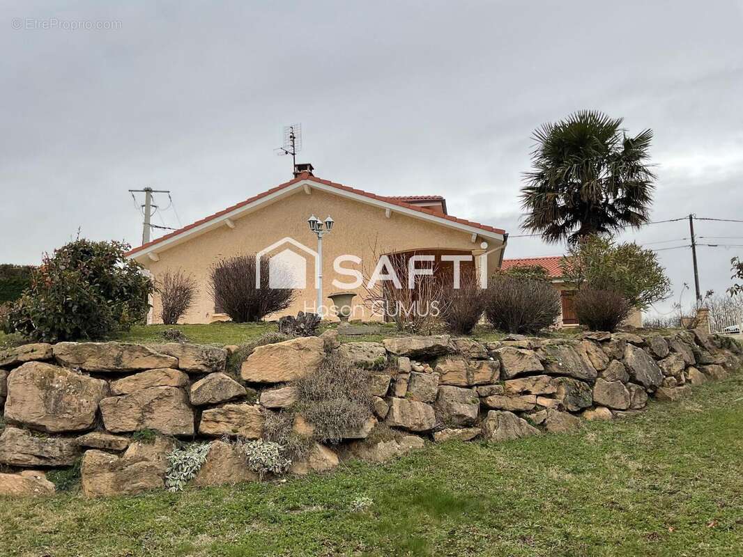 Photo 2 - Maison à ESTRABLIN