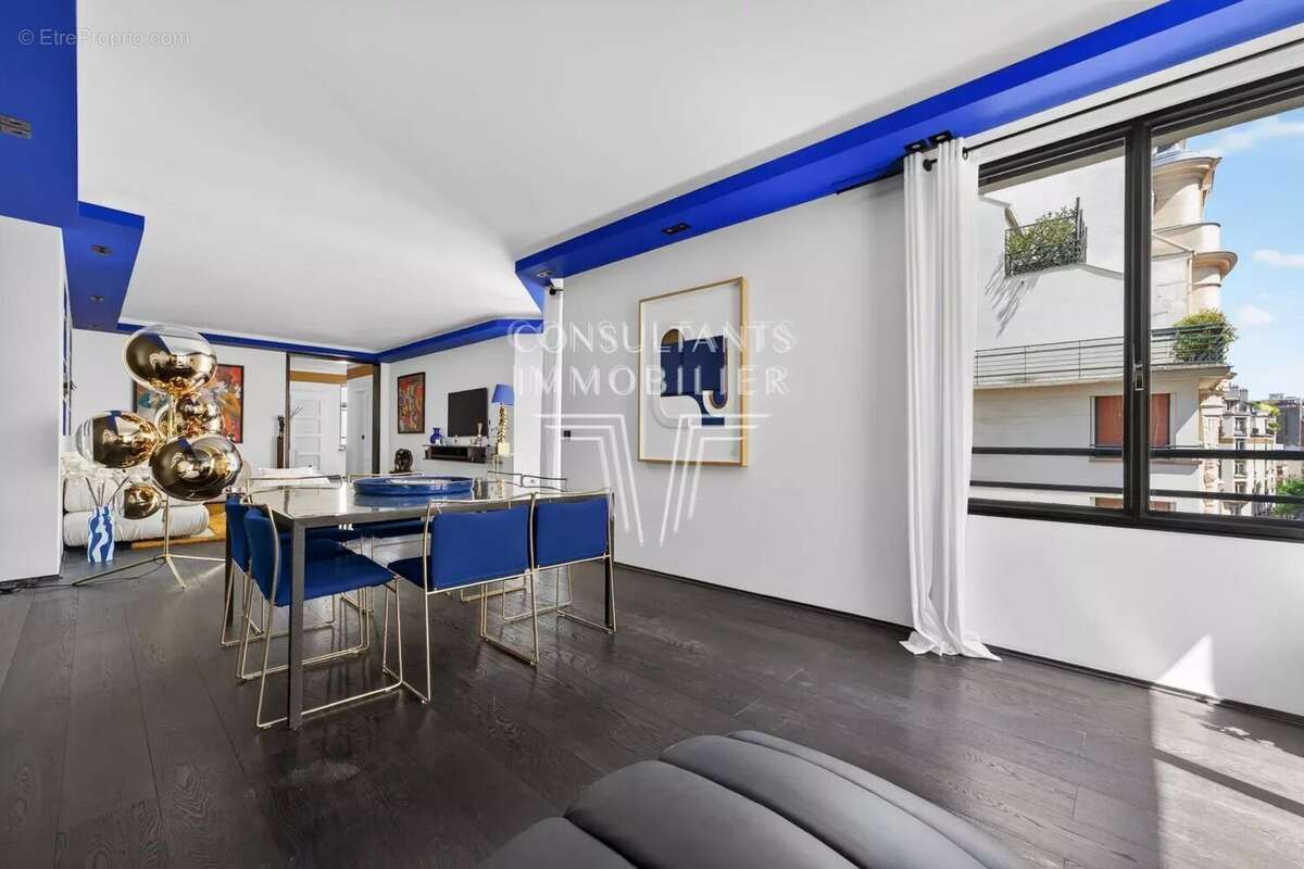 Appartement à PARIS-16E