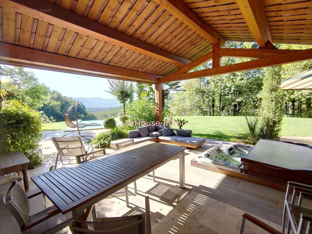 Maison à SAINT-VERAND