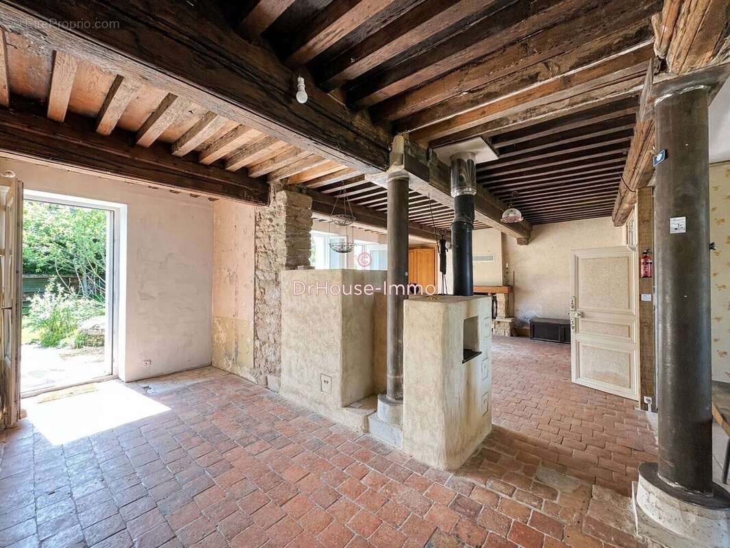 Maison à QUARRE-LES-TOMBES