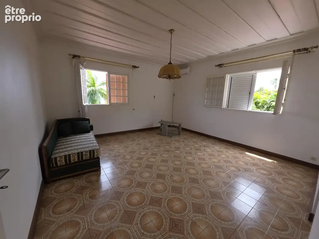 Zone résidentielle villa F6/7 à rénover sur 1600 € m2 de terrain - photo 12