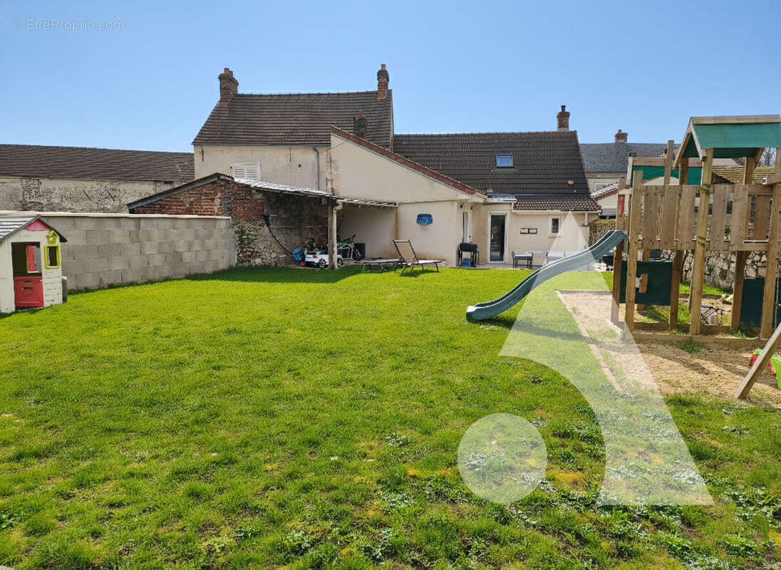 Maison à CREPY-EN-VALOIS