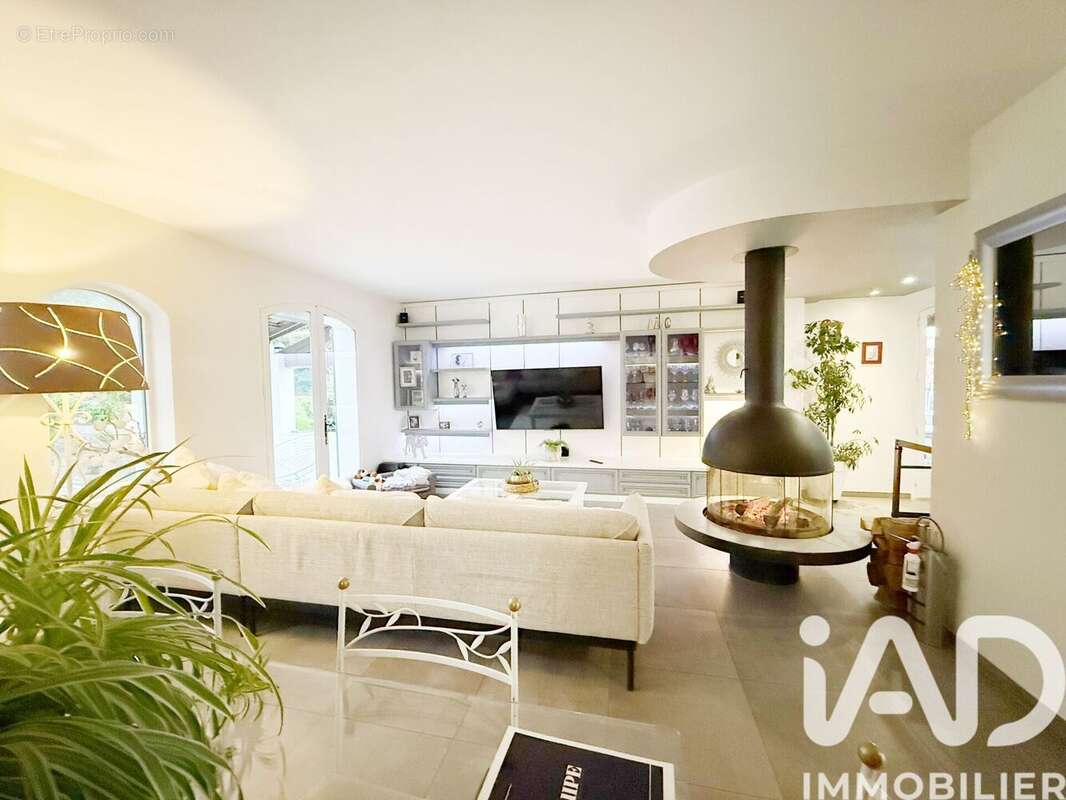 Photo 5 - Maison à SOLLIES-VILLE