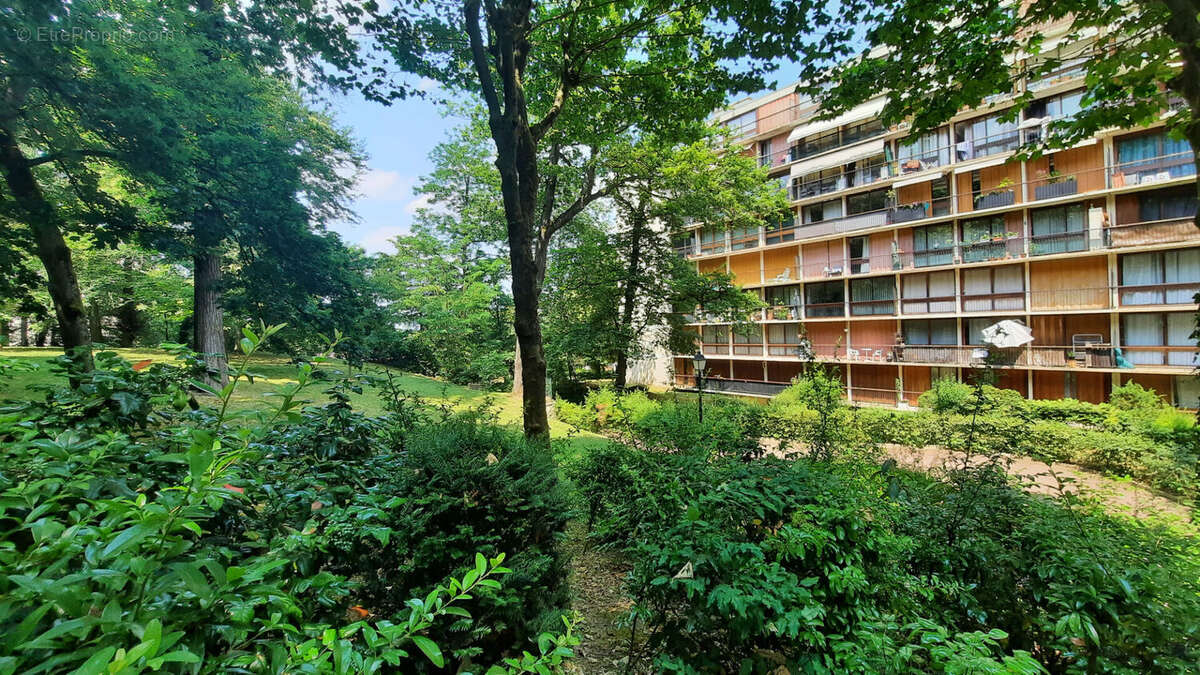 Appartement 84m² à fontenay-le-fleury - photo 2