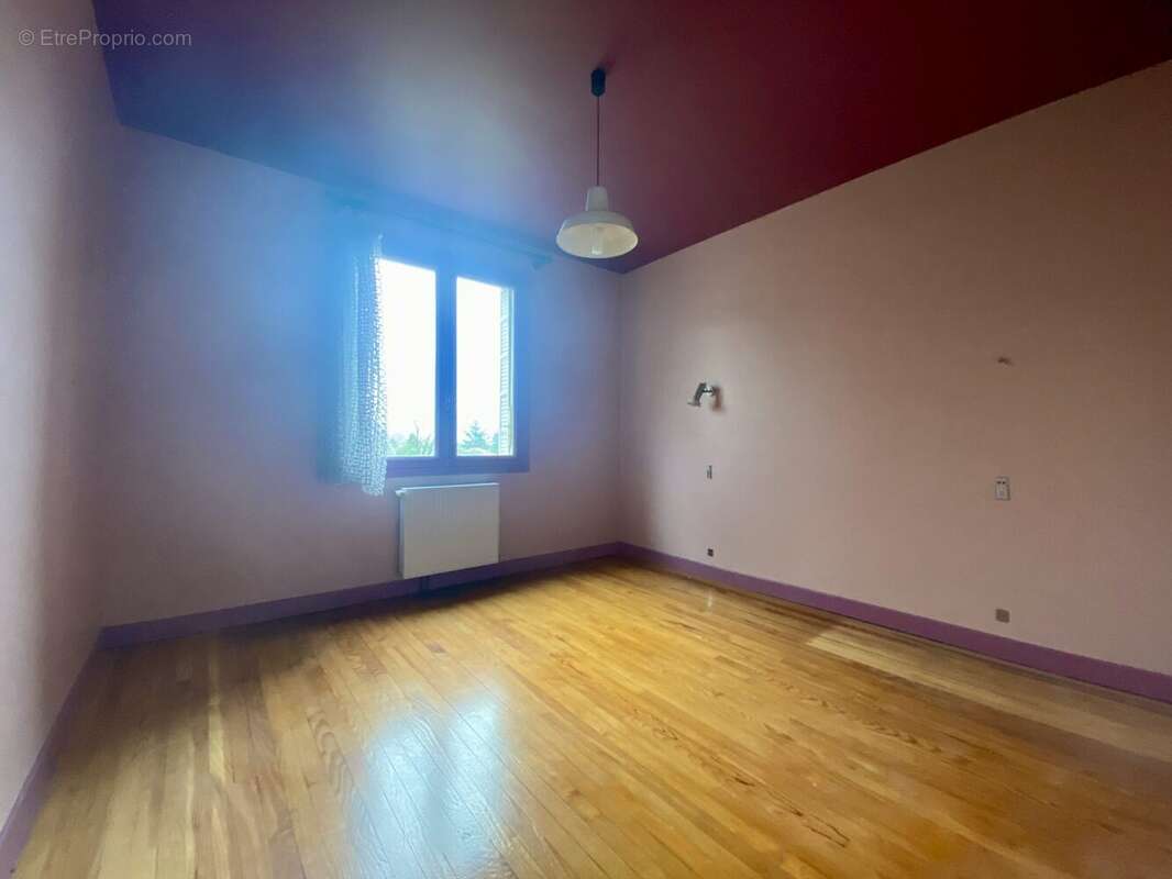 Maison à MOURS-SAINT-EUSEBE