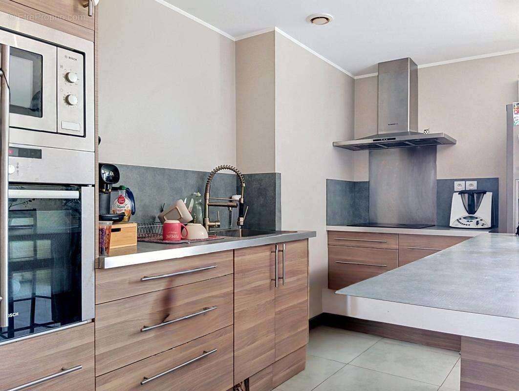 Appartement à PERNES-LES-FONTAINES