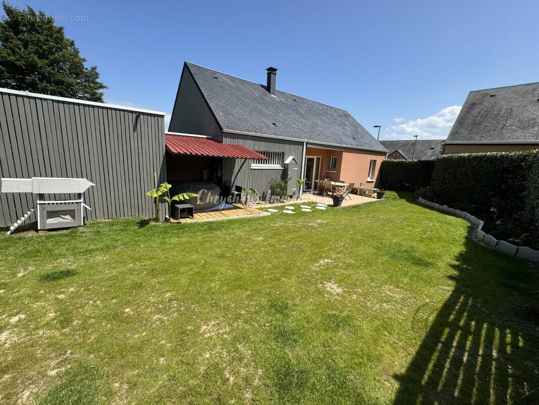 Maison à EQUEMAUVILLE