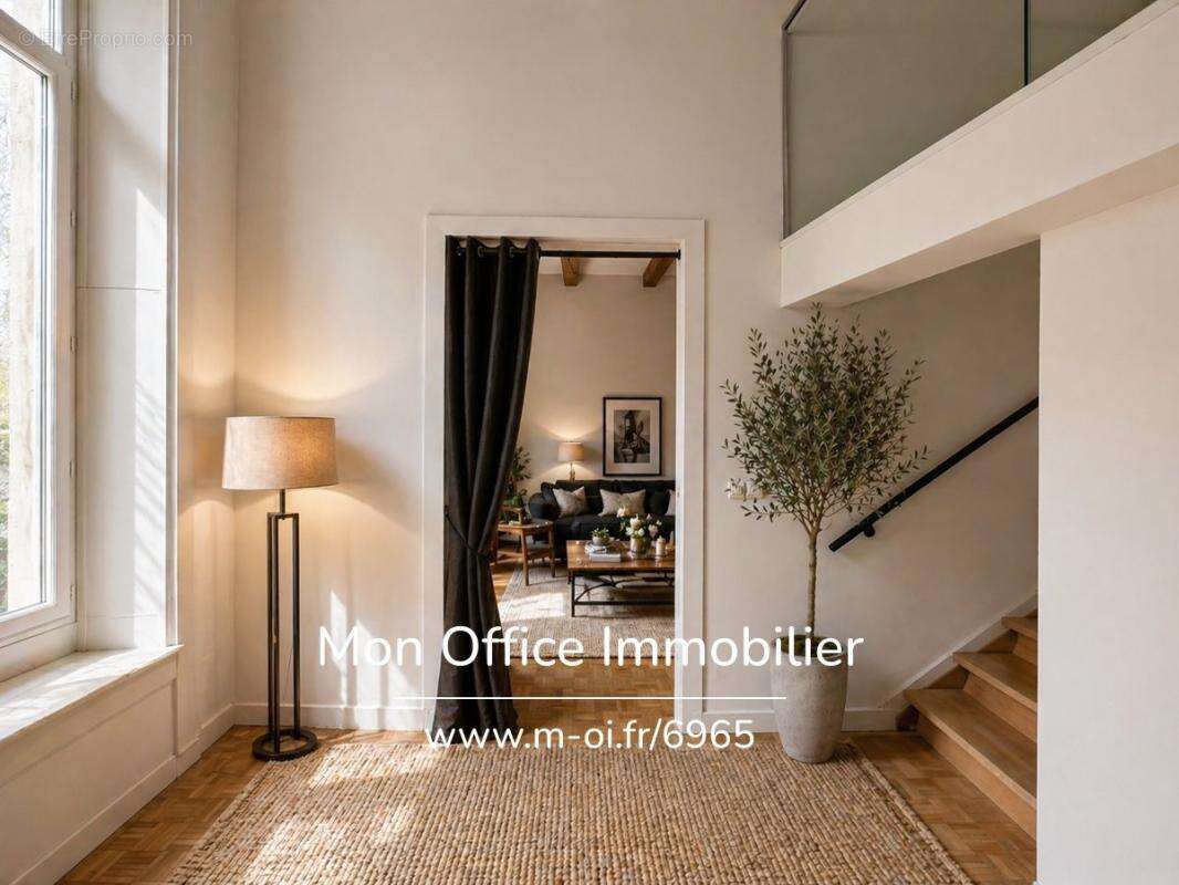 Référence : 6965-RVF - Appartement T5 - Cours Estienne d'Orves - photo 2
