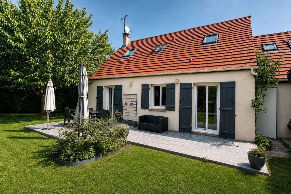 Maison de 5 pièces de 103 m² à La Chapelle-en-Serval - photo 2