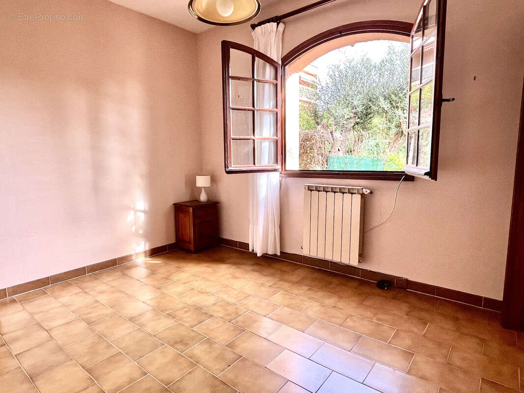 Maison à CARQUEIRANNE