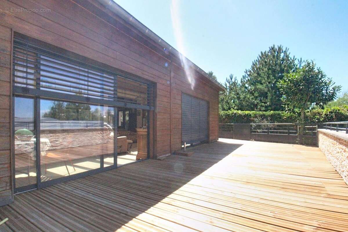 Maison 228 m² à Devecey  - photo 3
