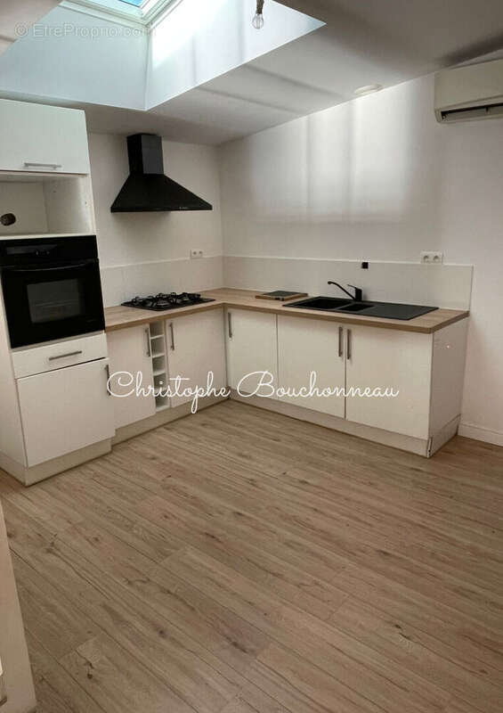 Local commercial + appartement à Mortagne - photo 8