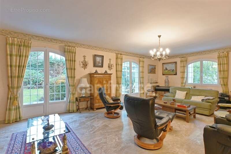 Un havre de paix dans le PARC à 15 mn à pied de la gare : Maison de famille 259 m² - photo 8