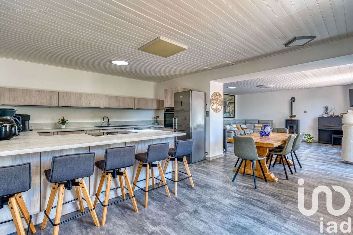 Maison 231 m² à Vaire  - photo 2