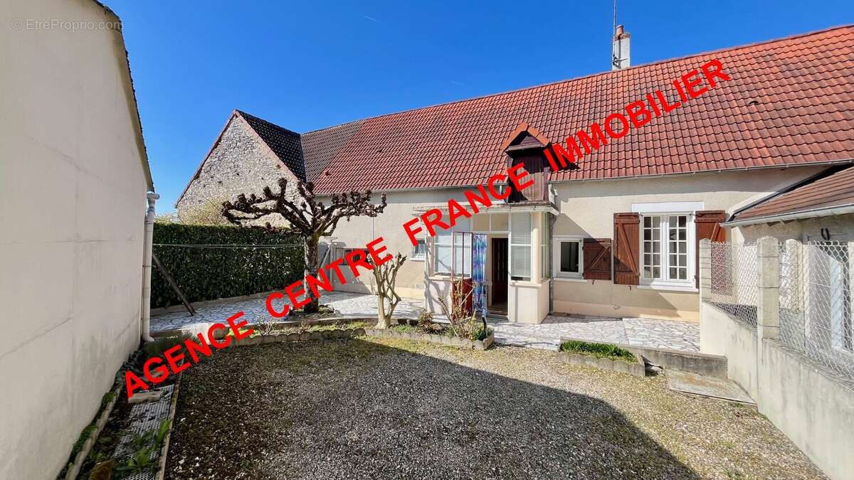Maison à MEHUN-SUR-YEVRE