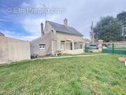 Maison à MONTBARROIS