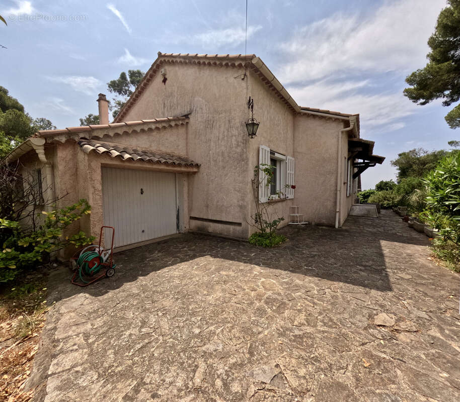 Maison à CARQUEIRANNE