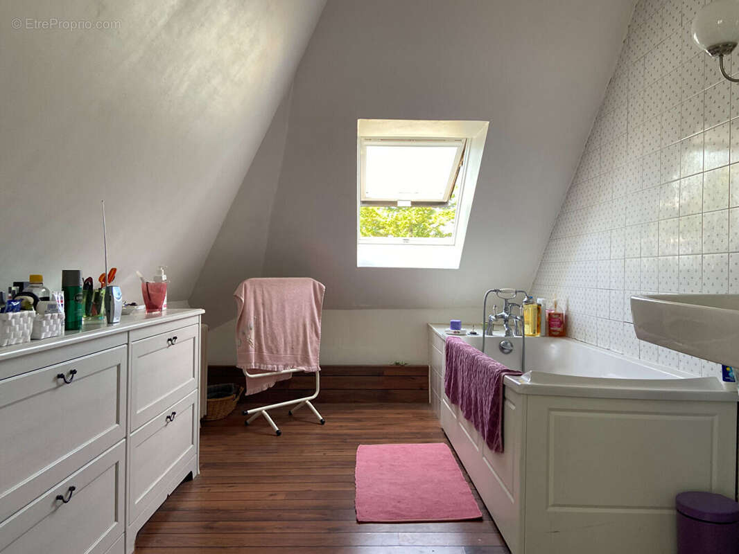 Maison à MONTIGNY-AUX-AMOGNES