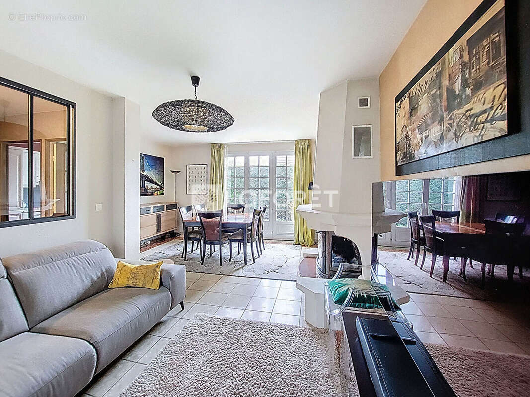 Maison à VERNEUIL-SUR-SEINE