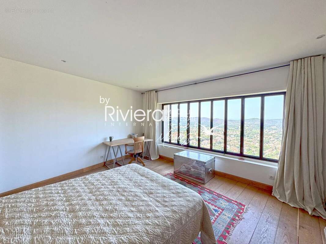 Maison à BORMES-LES-MIMOSAS