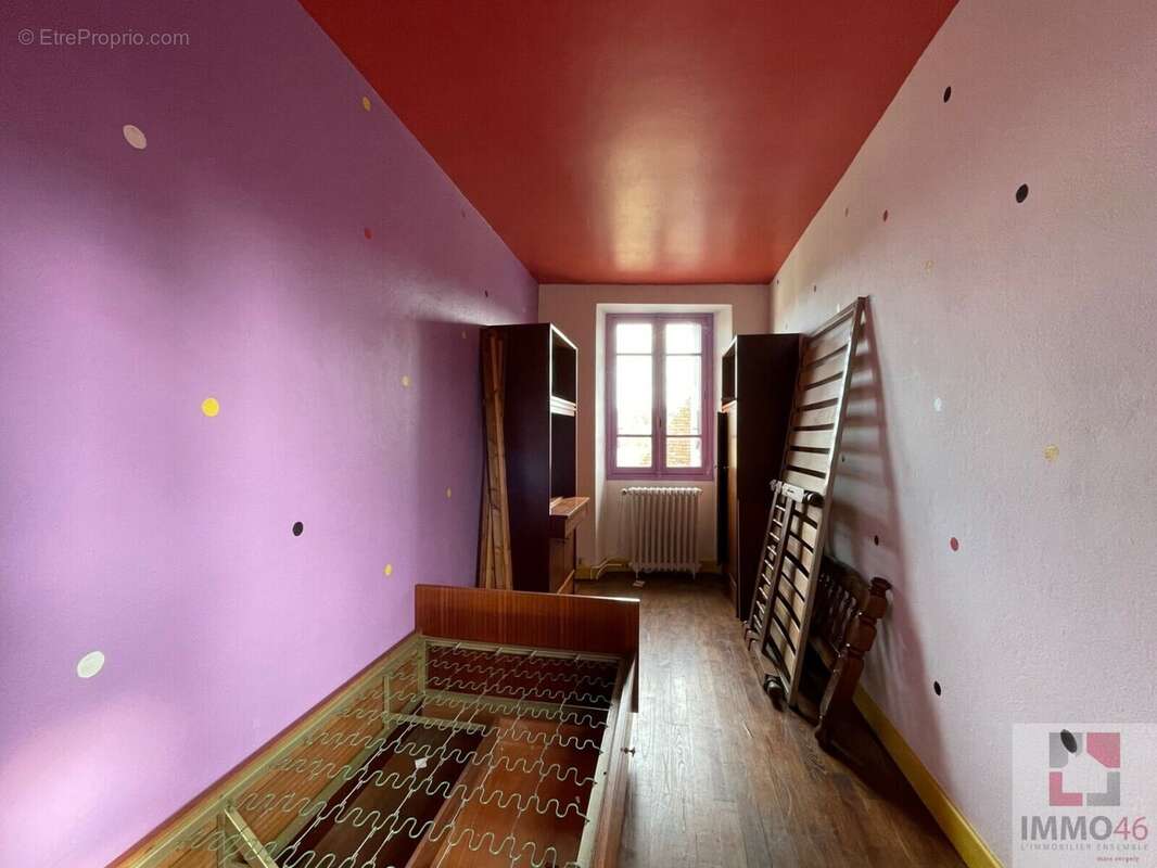 Maison à MAYRINHAC-LENTOUR