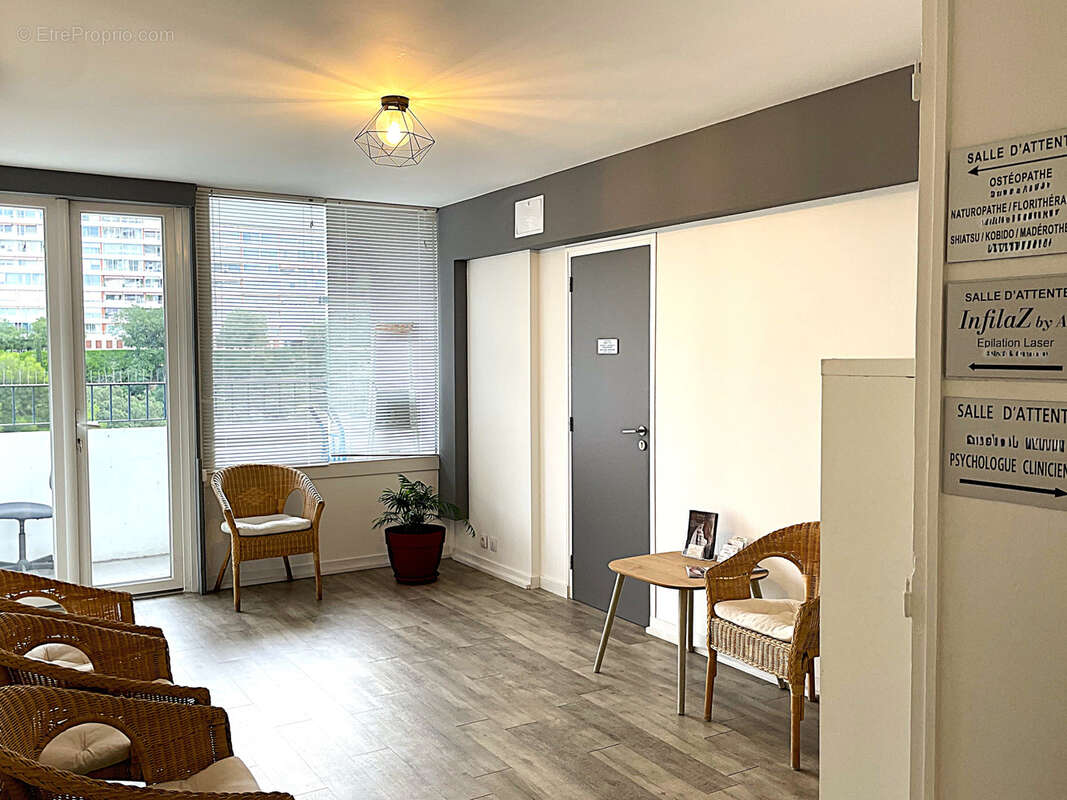 Commerce à MARSEILLE-9E