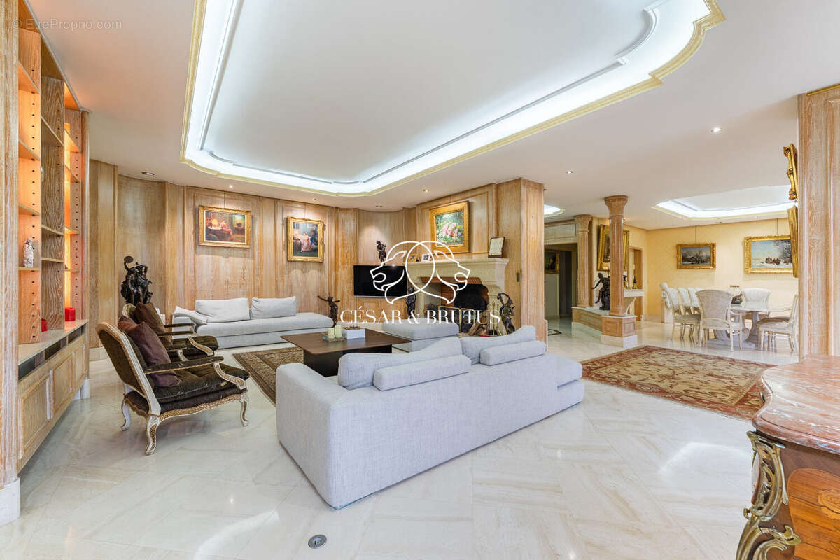 Maison à COLLONGES-AU-MONT-D'OR