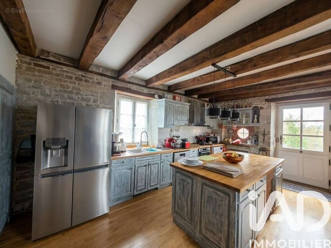 Maison 270 m² à Cavagnac  - photo 9
