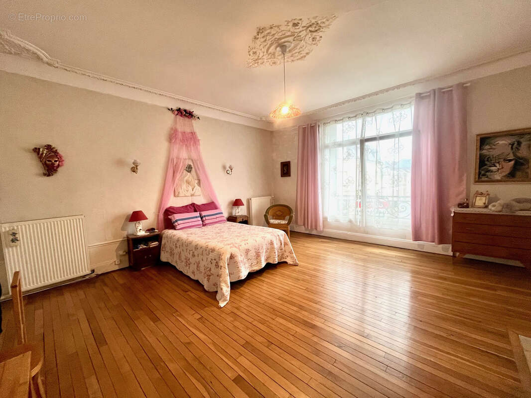 Maison à SAINT-QUENTIN