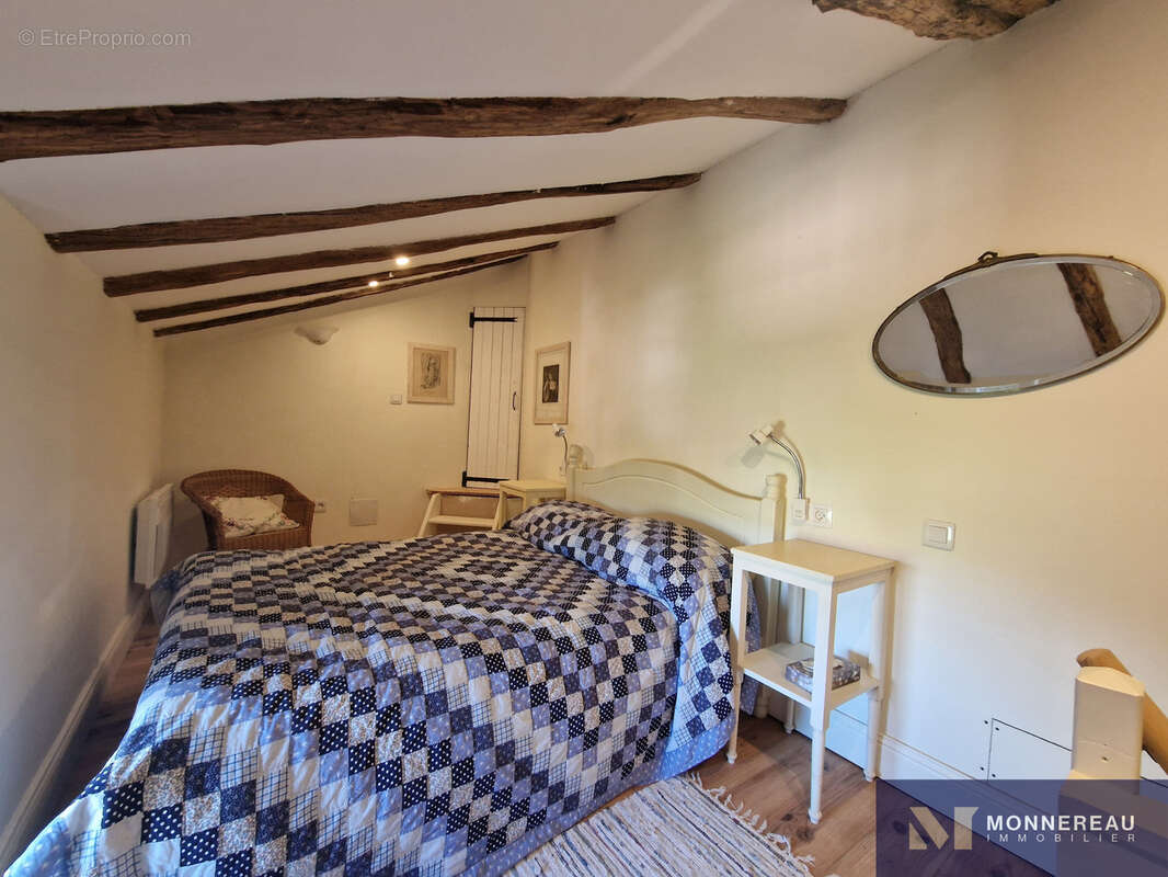 Maison à VILLEBOIS-LAVALETTE