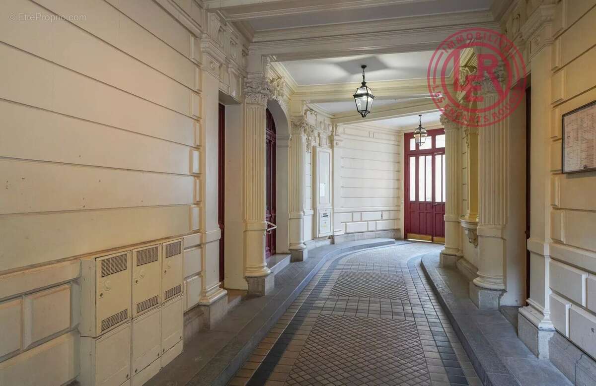 Appartement à PARIS-20E
