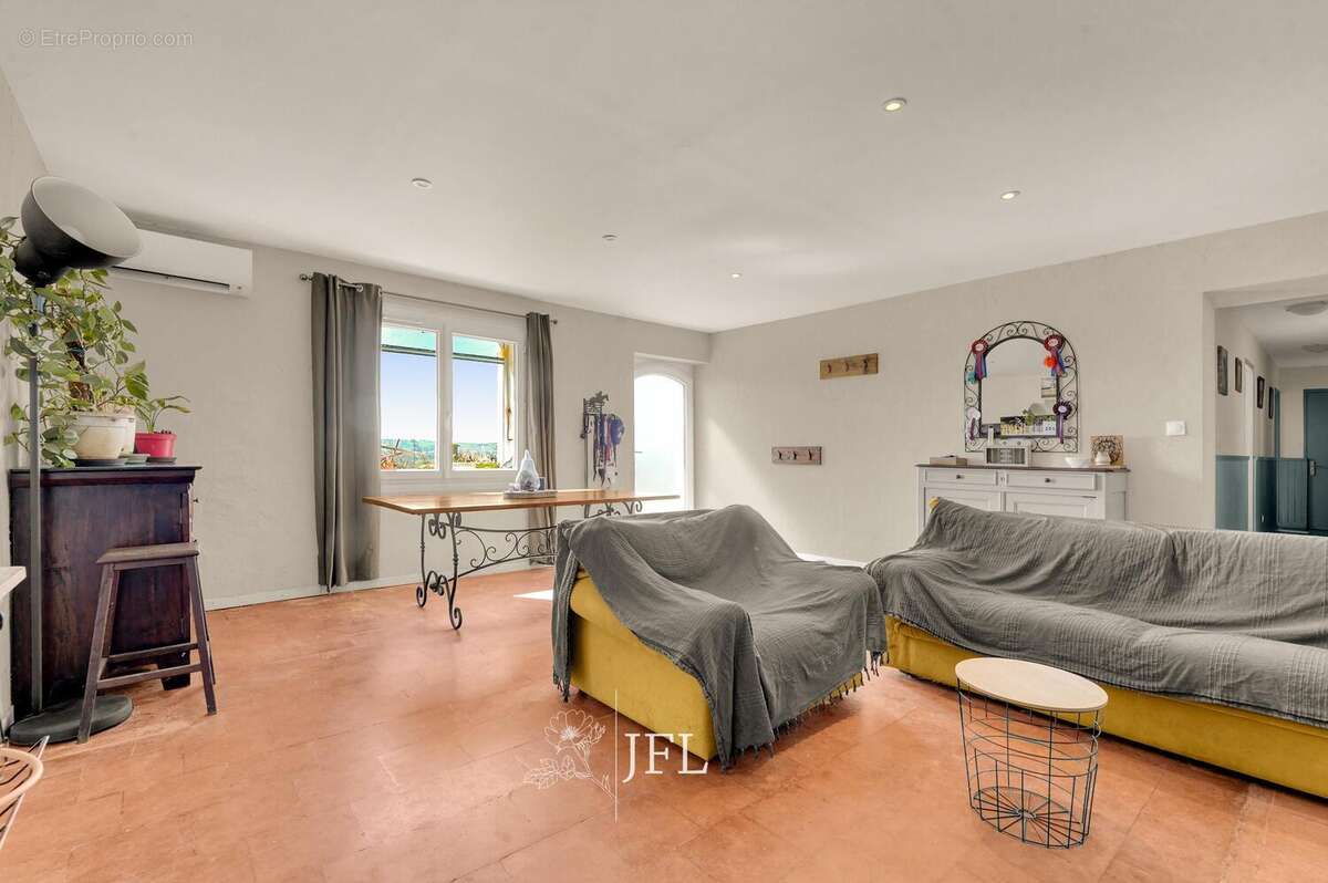 n°8 - Maison à VERFEIL