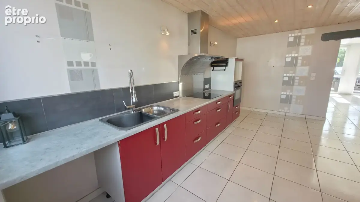 Maison de centre bourg de plain pied 2 chambres et jardin Donges 4 pièce(s) 87 m2 - photo 10