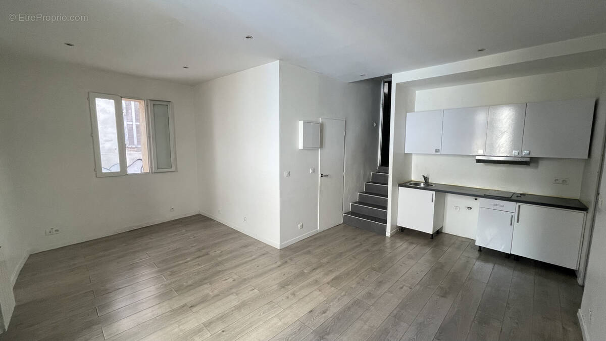 Appartement à MARSEILLE-2E