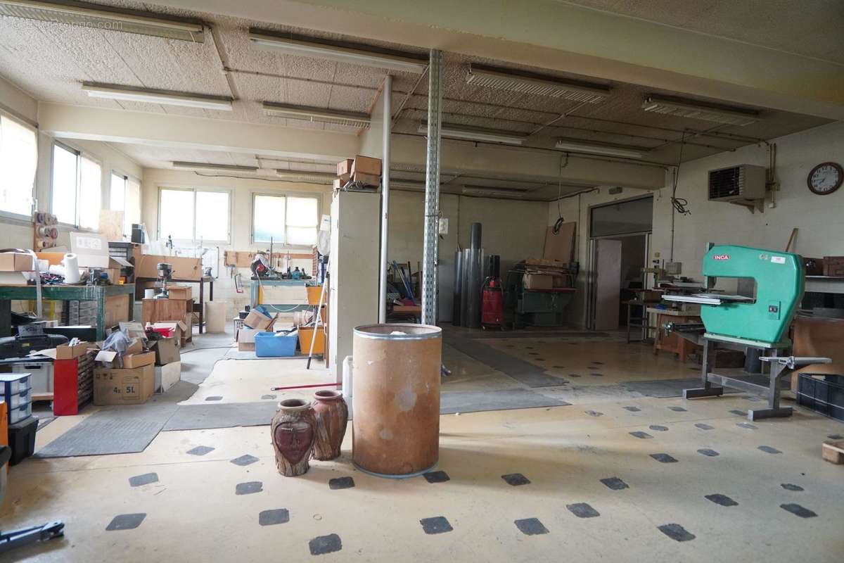 Commerce à ROMAINVILLE