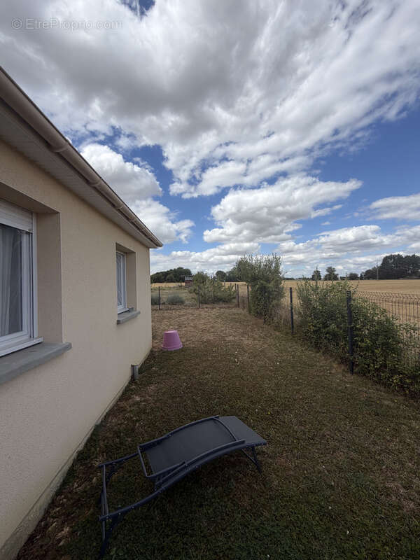 Maison plain pied 3 chambres + garage - vendue avec locataire en place - photo 9