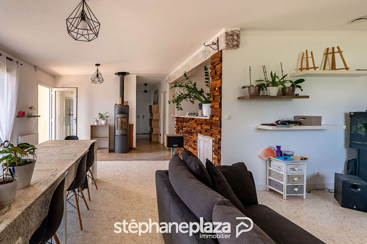 Maison à LA VILLE-DIEU-DU-TEMPLE