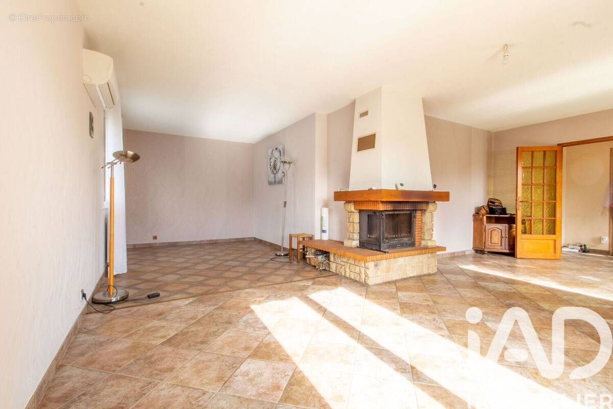 Photo 1 - Maison à SAINT-JEAN-DE-BRAYE