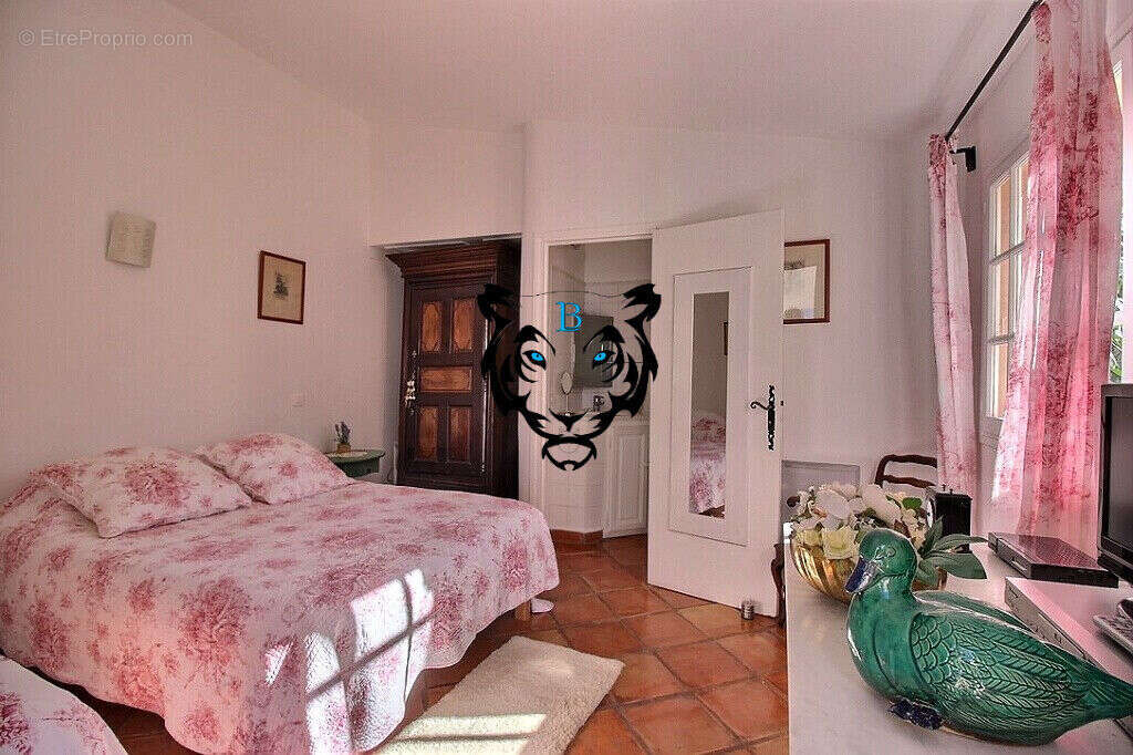 Maison à MONTFERRAT