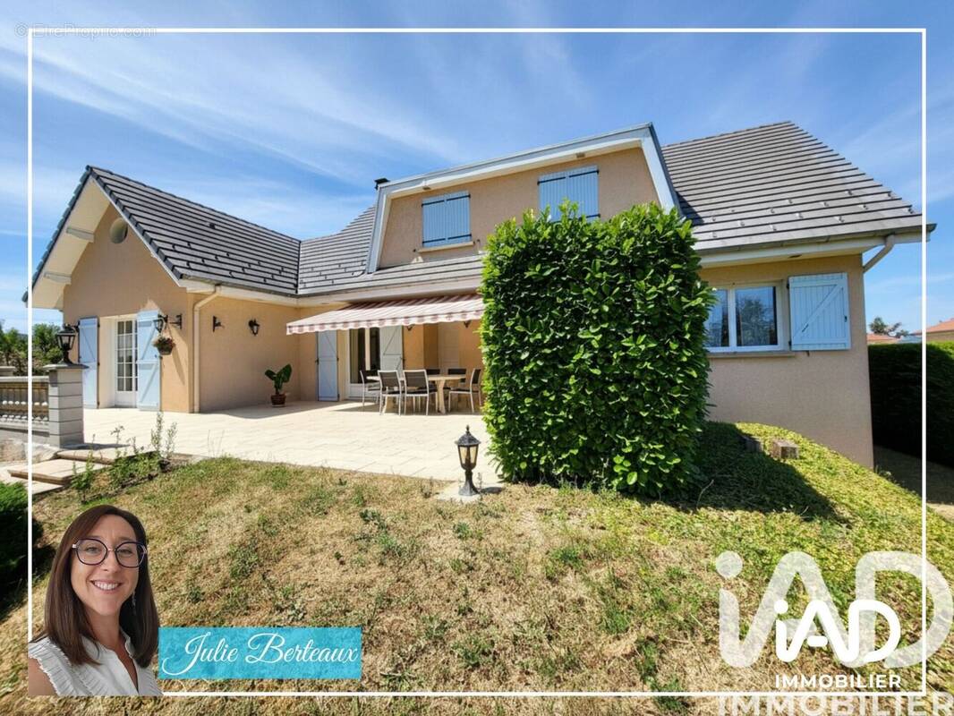 Photo 1 - Maison à SAINT-JUST-SAINT-RAMBERT