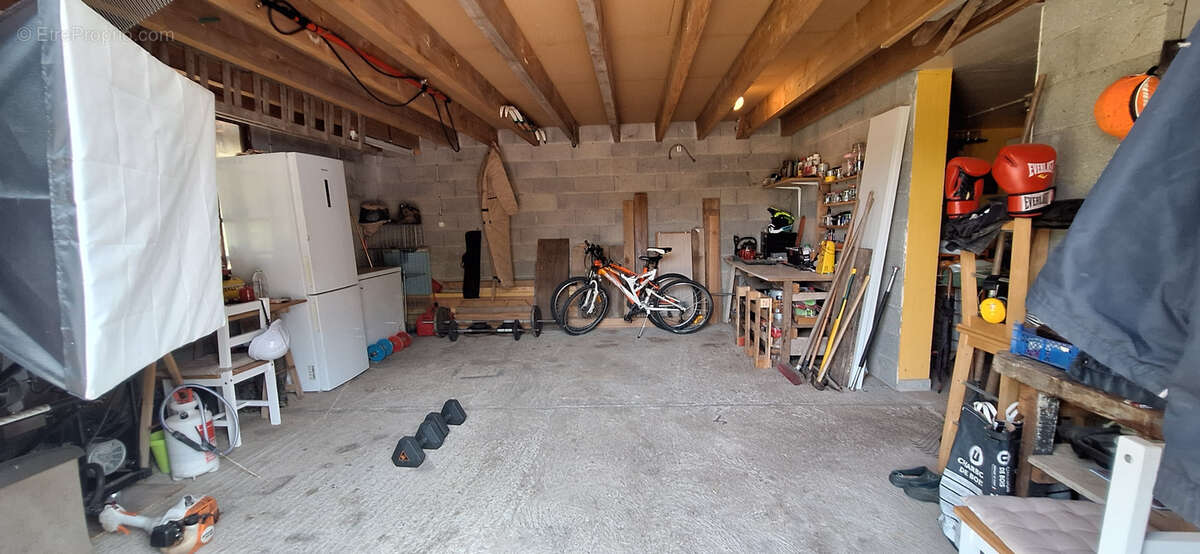 Charme maison de campagne vie de plain pied,2/3 chambres,veranda,garage/atelier,terrain 5670m2 - photo 17