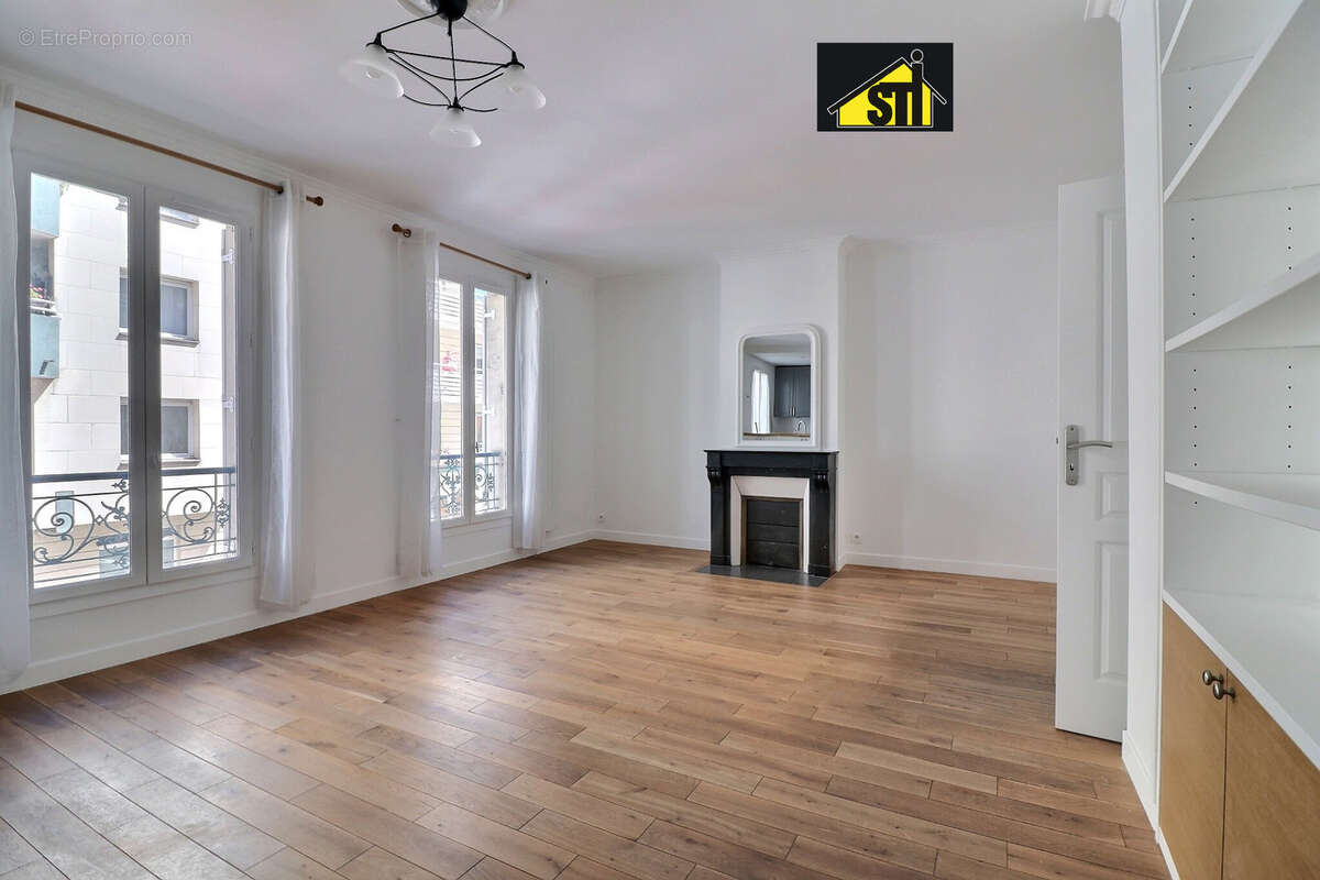 Appartement à PARIS-14E