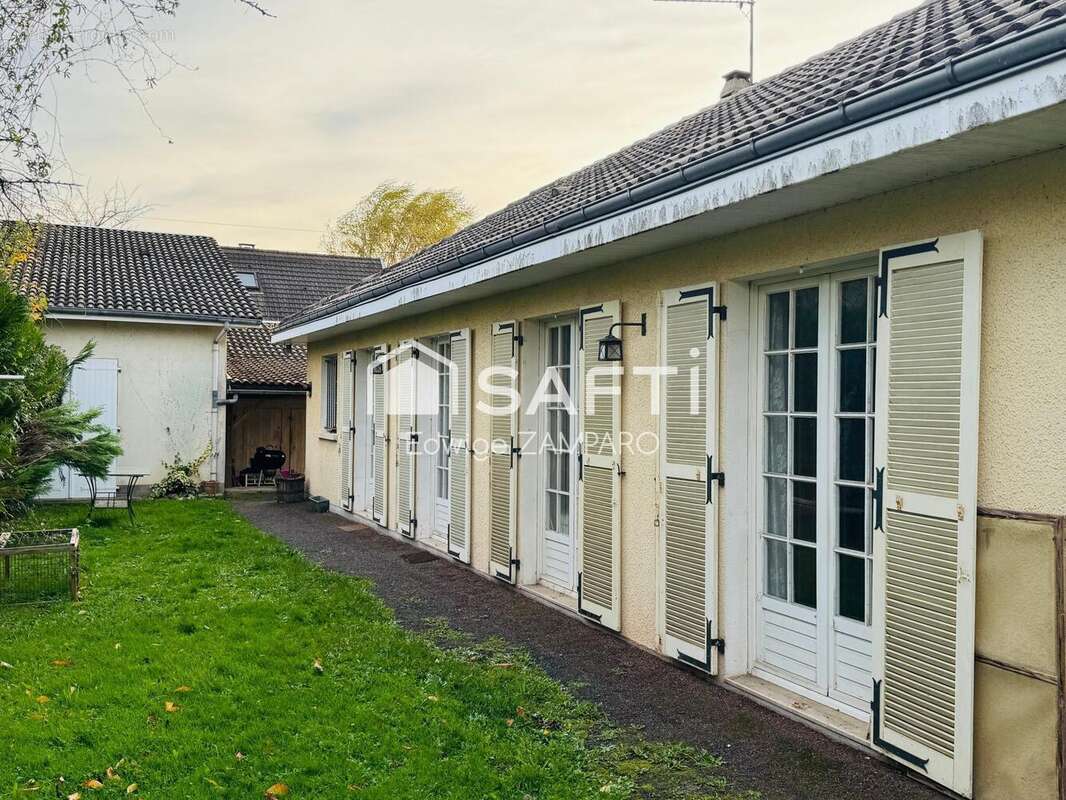 Photo 2 - Maison à VAYRES