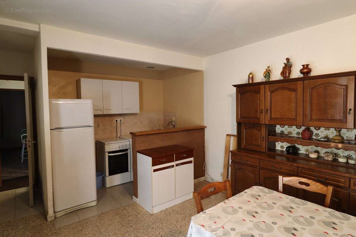 Dpt Saône et Loire (71), à vendre ROMENAY immeuble - 4 appartements et 1 local commercial - photo 7