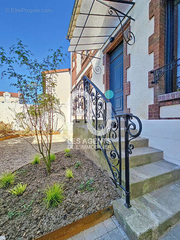 Maison à ASNIERES-SUR-SEINE